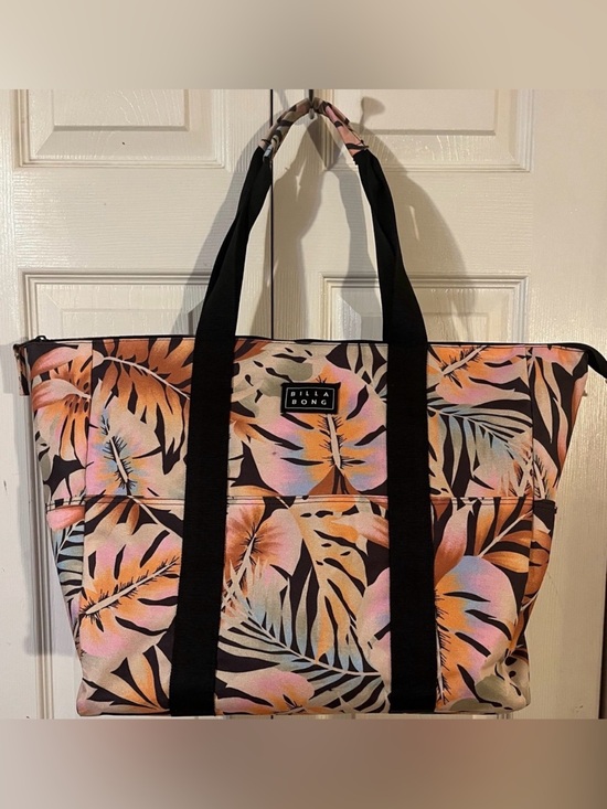 Billabong Handbags - Billabong Tropical Tote Bag - EUC $75